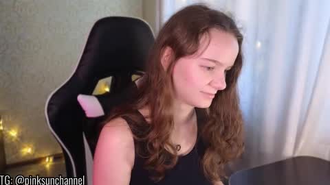 Snapshot of pink__sun chatting on 09/13/25, 12:16 Stephanie online show from 09/13/25, 12:16