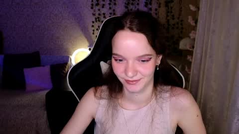 Snapshot of pink__sun chatting on 04/05/26, 07:55 Stephanie online show from 04/05/26, 07:55