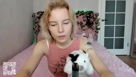 Snapshot of pink_lila18 chatting on 11/25/25, 08:25 pink_lila18 online show from 11/25/25, 08:25