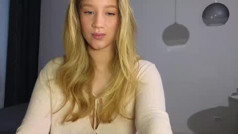 Snapshot of pink_rosee_ chatting on 11/07/25, 03:28 online show from 11/07/25, 03:28