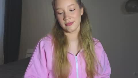 Snapshot of pink_rosee_ chatting on 12/02/25, 03:01 online show from 12/02/25, 03:01