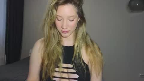 Snapshot of pink_rosee_ chatting on 12/03/25, 03:14 online show from 12/03/25, 03:14