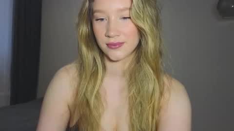 Snapshot of pink_rosee_ chatting on 12/04/25, 03:27 online show from 12/04/25, 03:27