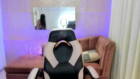 Snapshot of pink_rouse_m chatting on 04/23/26, 08:11 isabella online show from 04/23/26, 08:11