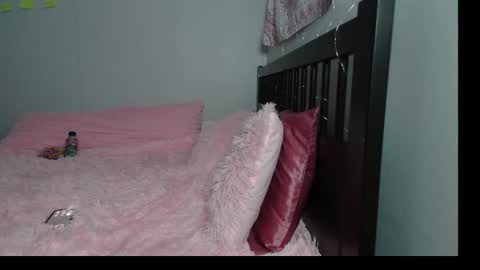 pink_tv online show from 09/24/25, 02:04