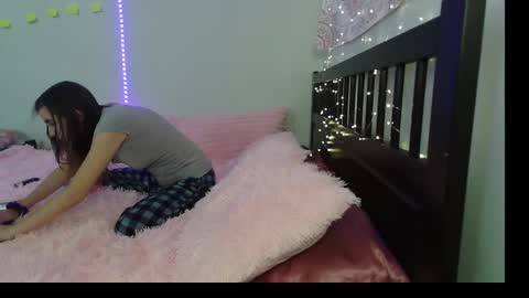 pink_tv online show from 09/26/25, 06:23