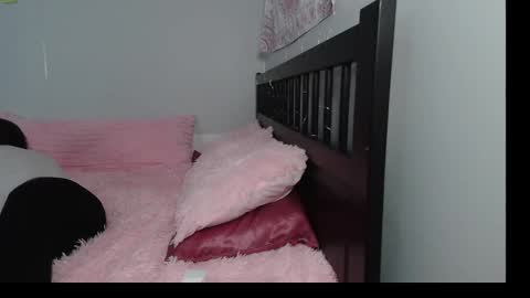 pink_tv online show from 09/30/25, 07:52