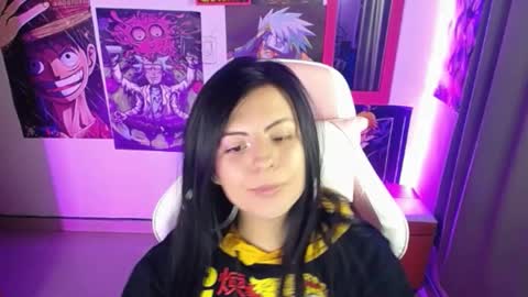 pink_yuii online show from 01/26/25, 12:05