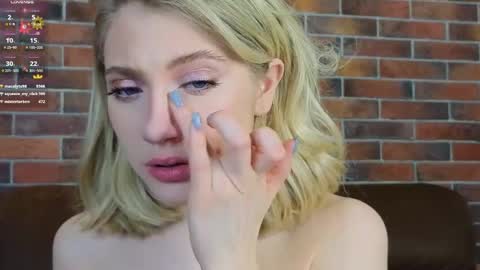 Adele online show from 01/09/25, 02:33