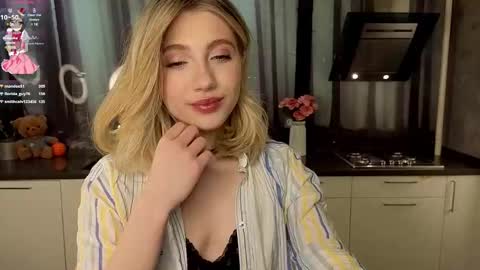 Adele online show from 02/11/25, 11:21