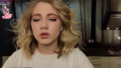 Adele online show from 02/18/25, 12:06