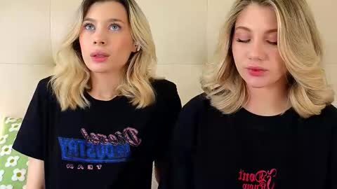 Snapshot of pinkadele chatting on 12/19/25, 09:05 Adele online show from 12/19/25, 09:05