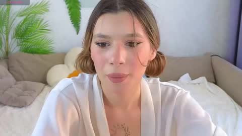 Snapshot of pinkadele chatting on 02/18/26, 09:16 Adele online show from 02/18/26, 09:16