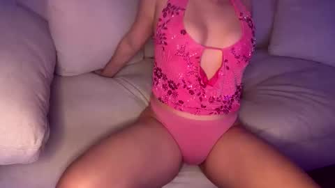 Snapshot of pinkaura7 chatting on 05/01/26, 02:49 pinkaura7 online show from 05/01/26, 02:49