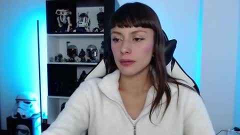 Emily online show from 09/18/25, 09:28