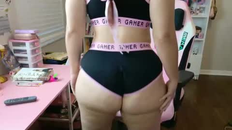 pinkcheetodomain online show from 02/18/25, 11:08