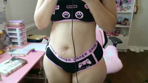 pinkcheetodomain online show from 02/19/25, 02:12