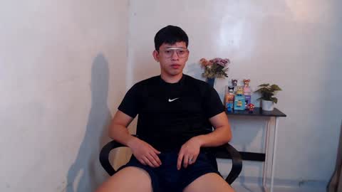 Snapshot of pinkcock_froi chatting on 12/18/24, 02:28 froi online show from 12/18/24, 02:28