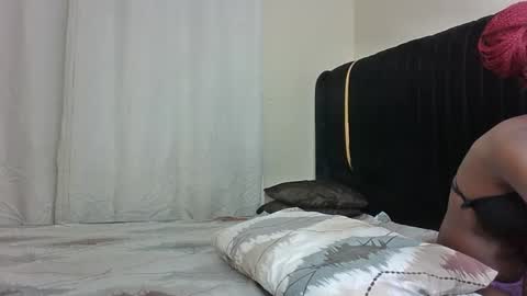 Snapshot of pinkie_ponny chatting on 02/17/25, 07:37 Pinkie online show from 02/17/25, 07:37