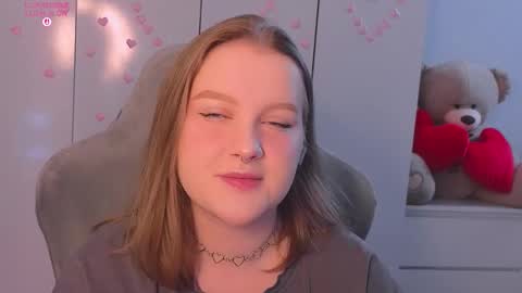 Snapshot of pinkiep1e chatting on 02/16/26, 01:35 pinkiep1e online show from 02/16/26, 01:35