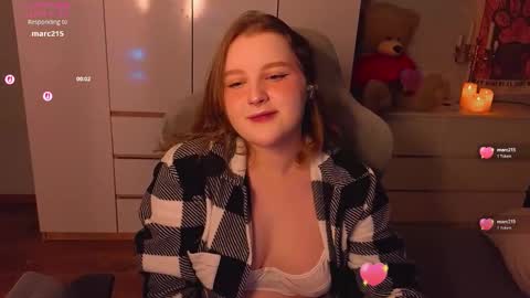 Snapshot of pinkiep1e chatting on 03/04/26, 01:33 pinkiep1e online show from 03/04/26, 01:33