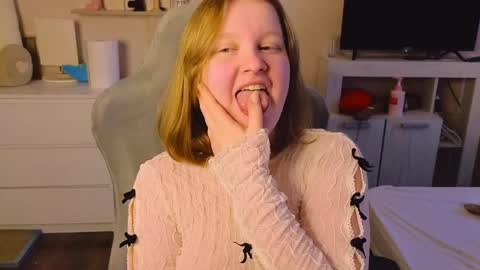 Snapshot of pinkiep1e chatting on 04/11/26, 03:55 pinkiep1e online show from 04/11/26, 03:55