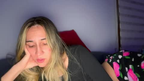 Snapshot of pinkilola chatting on 04/19/26, 03:28 Pinkilola online show from 04/19/26, 03:28
