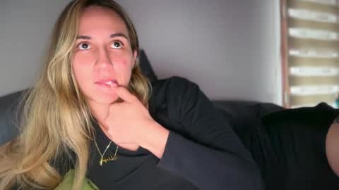 Snapshot of pinkilola chatting on 04/19/26, 07:38 Pinkilola online show from 04/19/26, 07:38