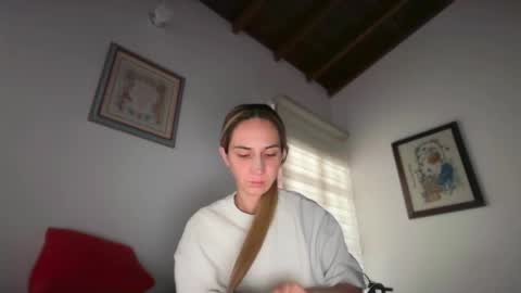 Snapshot of pinkilola chatting on 04/20/26, 11:35 Pinkilola online show from 04/20/26, 11:35