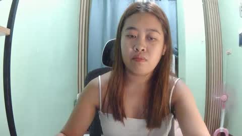 Snapshot of pinkish_shine chatting on 05/24/26, 10:31 Hi its me shine online show from 05/24/26, 10:31