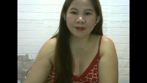 Snapshot of pinkishpusiemom18 chatting on 01/17/25, 08:22 pinkishpusiemom18 online show from 01/17/25, 08:22