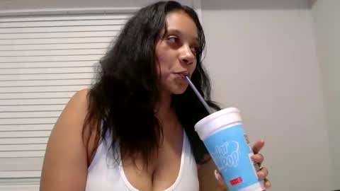 Snapshot of pinkmonae chatting on 12/28/24, 11:59 pinksugar online show from 12/28/24, 11:59