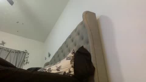 Snapshot of pinkmonae chatting on 10/31/25, 09:32 pinksugar online show from 10/31/25, 09:32