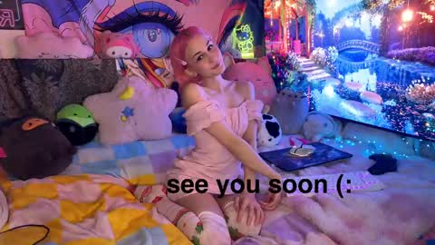 Snapshot of pinkocean3 chatting on 03/09/25, 06:39 Gwenie online show from 03/09/25, 06:39