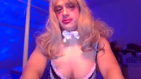 Snapshot of pinkpillbambi chatting on 02/11/25, 05:05 pinkpillbambi online show from 02/11/25, 05:05