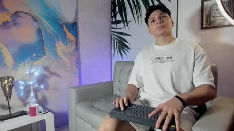 Snapshot of pinksmile_1 chatting on 11/06/25, 12:11 pinksmile_1 online show from 11/06/25, 12:11