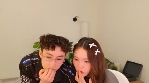 Snapshot of pinktwinss chatting on 03/26/26, 08:47 Li long hair and Rude short hair online show from 03/26/26, 08:47