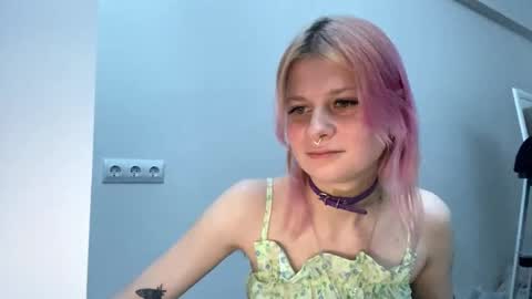 Sara online show from 10/15/25, 10:32