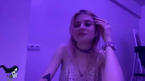 Sara online show from 10/26/25, 09:42