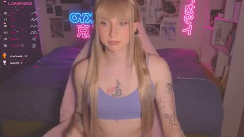 pinkvenom_ online show from 10/01/25, 06:14