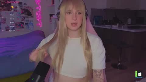 Snapshot of pinkvenom_ chatting on 03/07/26, 10:12 pinkvenom_ online show from 03/07/26, 10:12