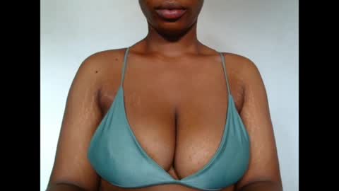 Snapshot of pinkxsugar chatting on 06/18/26, 12:42 pinkxsugar online show from 06/18/26, 12:42
