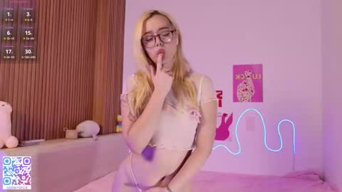 Pinky online show from 09/30/25, 02:38