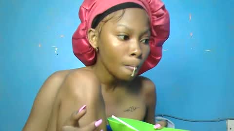 Snapshot of pinky_lov chatting on 10/16/25, 06:09 pinky_lov online show from 10/16/25, 06:09