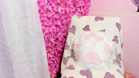 Snapshot of pinky_purr chatting on 10/02/25, 09:38 Pinky Purr online show from 10/02/25, 09:38