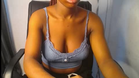 Snapshot of pinky_pussy68635 chatting on 10/04/25, 07:50 Arena online show from 10/04/25, 07:50