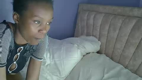 pinkycham online show from 05/11/26, 09:45