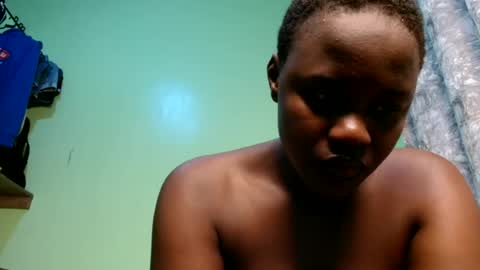 Snapshot of pinkylips_ebony chatting on 06/27/26, 07:19 pinky online show from 06/27/26, 07:19