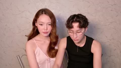 Snapshot of pinkylovers chatting on 07/23/26, 03:54 Li long hair and Ru short hair online show from 07/23/26, 03:54