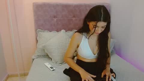 Perla online show from 03/26/26, 02:33